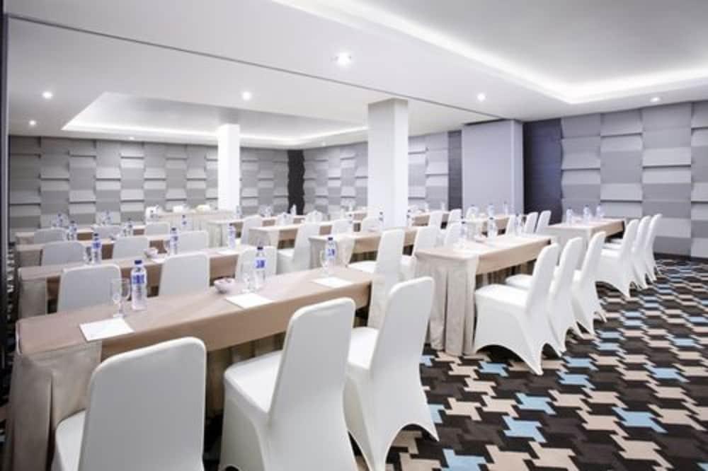 Hotel Santika Kelapa Gading Jakarta Ngoại thất bức ảnh