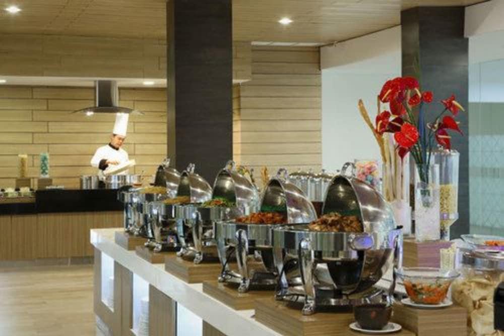Hotel Santika Kelapa Gading Jakarta Ngoại thất bức ảnh