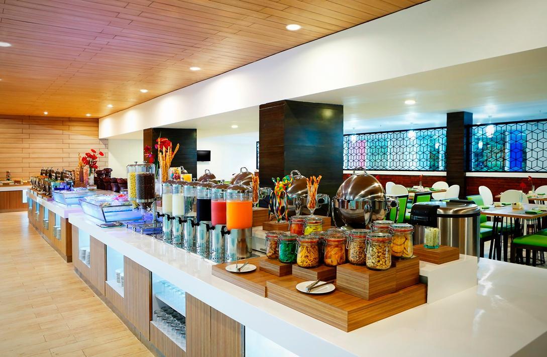 Hotel Santika Kelapa Gading Jakarta Ngoại thất bức ảnh